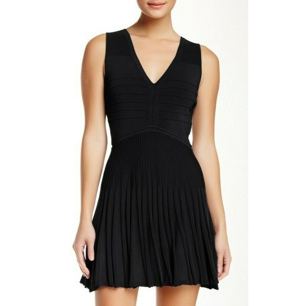 Diane von Furstenberg Pleated Bandage Fit & Flar Little Black Dress M DVF LBD - Picture 2 of 12